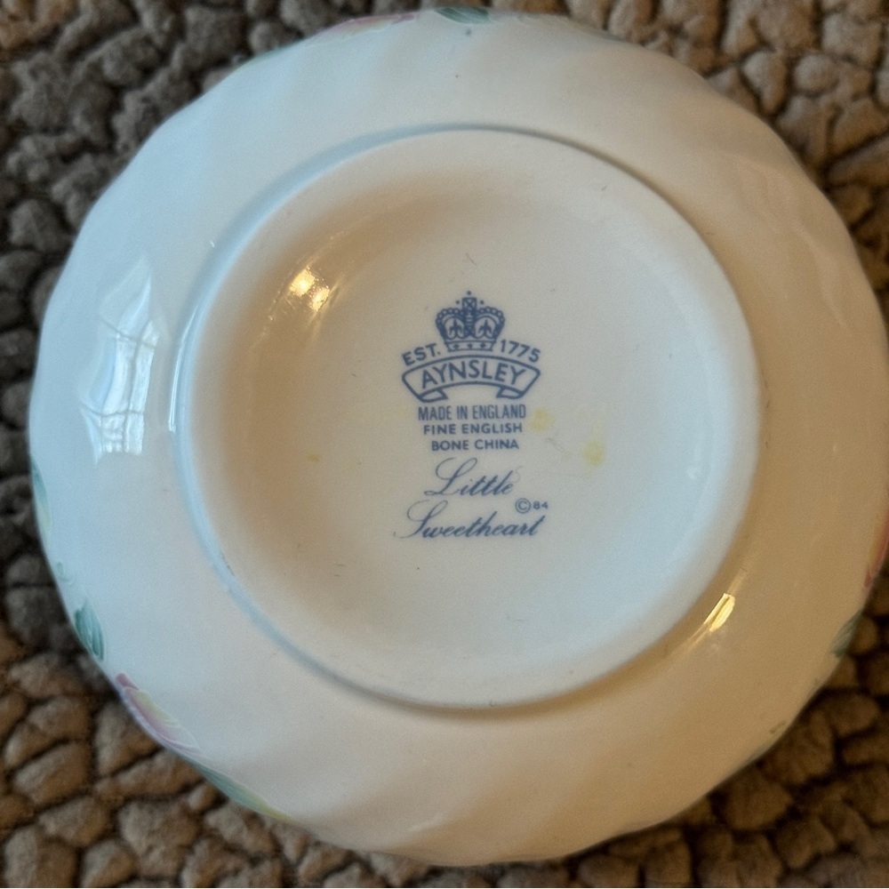 1984 Aynsley Little Sweetheart Trinket Box, Floral Lid, Bone China, 4”, England﻿ - Picture 6 of 12